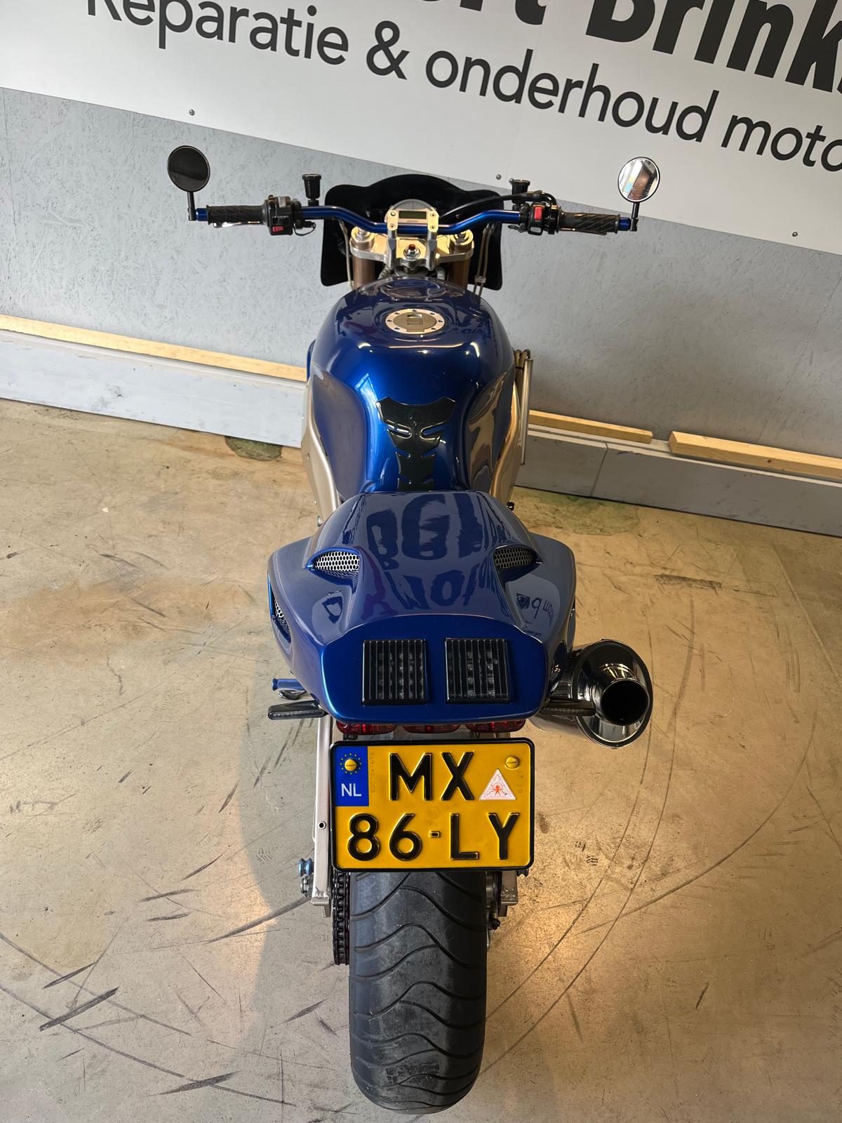 Yamaha YZF 750 R streetfighter